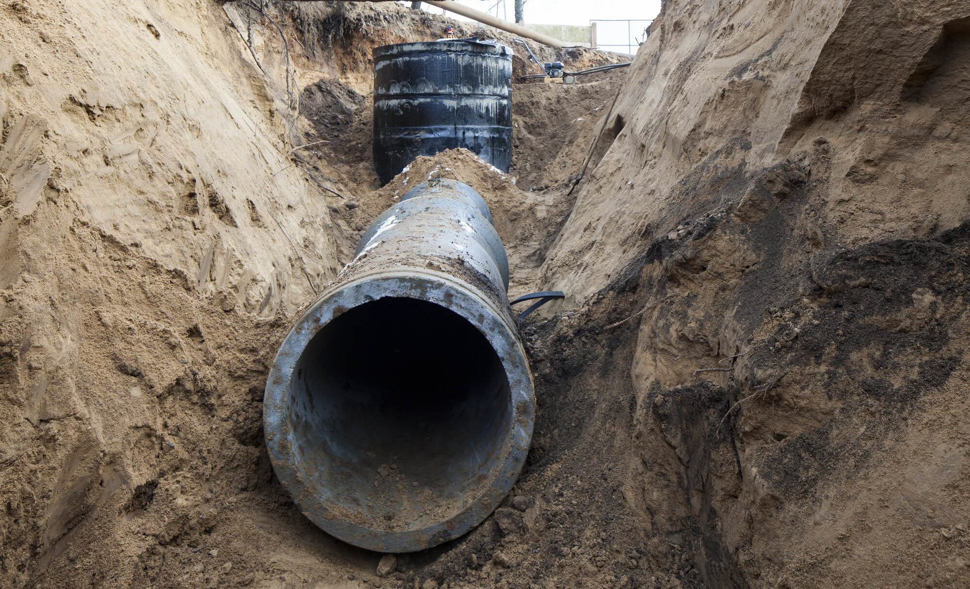 Full procedure of installing a residential sewer line. Understand sewer line installing in simple terms