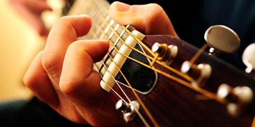 Аккорды на самые популярные песни для игры на гитаре